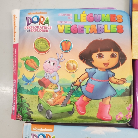 Dora the Explorer Book Set of 8 - Picture 2 of 14